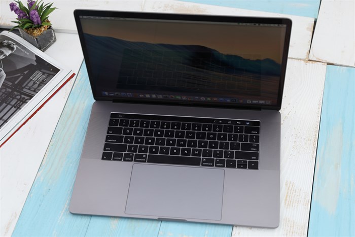 Laptop Apple Macbook Pro Touch MLH32SA/A i7 2.6GHz/16GB/256GB (2016) Màu Xám