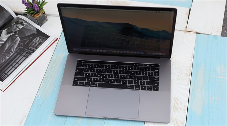 Laptop Apple Macbook Pro Touch MLH32SA/A i7 2.6GHz/16GB/256GB (2016) Màu Xám