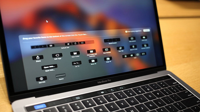 Cụm phím chức năng đã được thay thế bằng Touch Bar