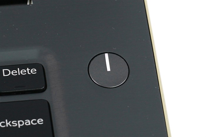 Laptop Dell Vostro 5468 i5 7200U/4GB/1TB/2GB 940MX/Win10/(P75G001) Màu Vàng đồng