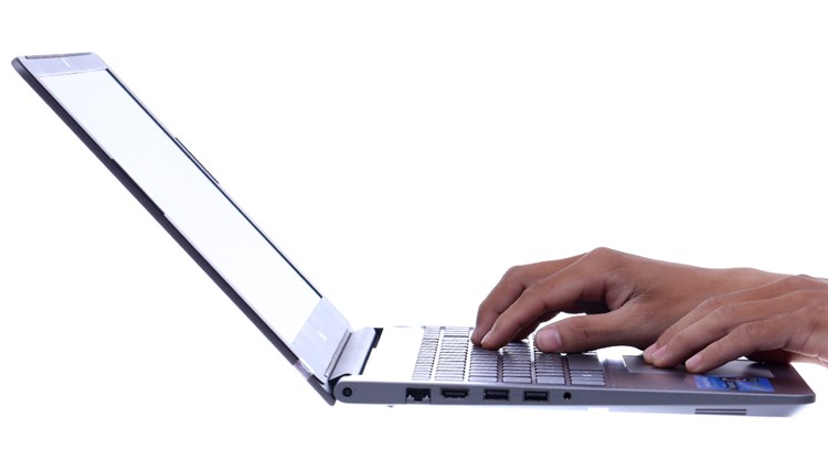 Laptop Dell Vostro 5568 i3 7100U/4GB/1TB/2GB 940MX/Win10 Màu Xám