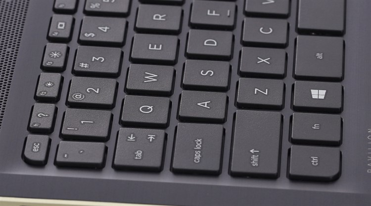 Laptop HP Pavilion x360 u103TU i3 7100U/4GB/500GB/Win10/(Y4F56PA)