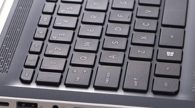 Laptop HP Pavilion x360 u107TU i5 7200U/4GB/500GB/Win10/(Y4G04PA) Màu Bạc