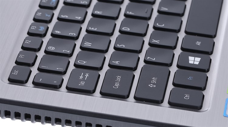 Laptop Acer Aspire F5 573G 55HV i5 7200U/4GB/500GB/2GB 940MX/Win10 Màu Bạc