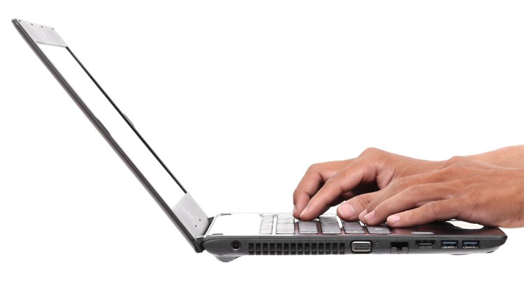 Laptop Acer Aspire E5 475 33WT i3 6006U/4GB/500GB/Win10/(NX.GCUSV.002) Màu Xám