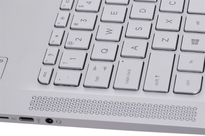 Laptop HP Envy 13 ab010TU i5 7200U/4GB/128GB/Win10/(Z4Q36PA) Màu Bạc