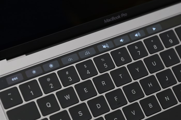 Laptop Apple Macbook Pro Touch MLW72SA/A i7 2.6GHz/16GB/256GB (2016) Màu Bạc