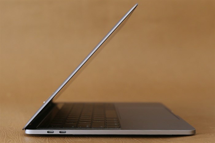 Laptop Apple Macbook Pro Touch MLW72SA/A i7 2.6GHz/16GB/256GB (2016) Màu Bạc