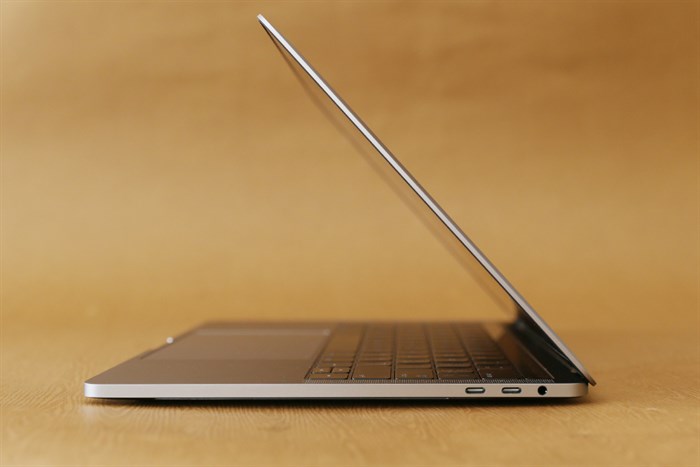 Laptop Apple Macbook Pro Touch MLW72SA/A i7 2.6GHz/16GB/256GB (2016) Màu Bạc