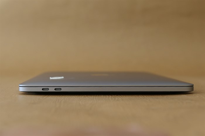 Laptop Apple Macbook Pro Touch MLW72SA/A i7 2.6GHz/16GB/256GB (2016) Màu Bạc