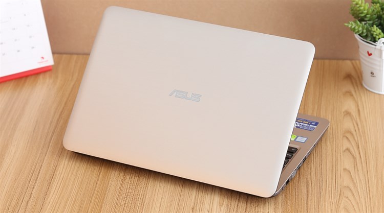 Laptop Asus A556UR i7 7500U/4GB/500GB/2GB 930MX/Win10/(DM397T) Màu Vàng đồng