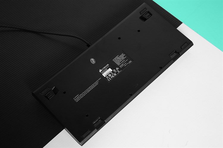 Bàn Phím Cơ Có Dây Gaming Corsair K63 Compact Mechanical Màu Đen