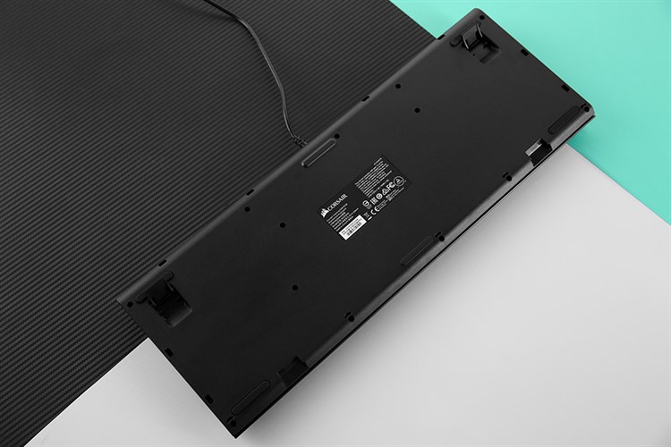 Bàn Phím Cơ Có Dây Gaming Corsair K68 RGB Mechanical Màu Đen