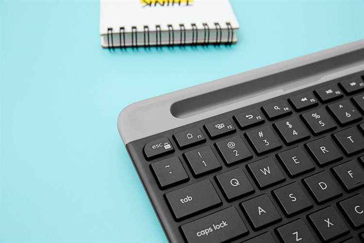 Bàn Phím Không Dây Bluetooth Logitech K580 Màu Đen