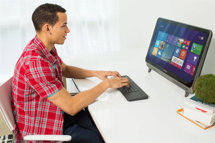 Bàn Phím Không Dây Microsoft All-in-one Media N9Z-00028 Màu Đen