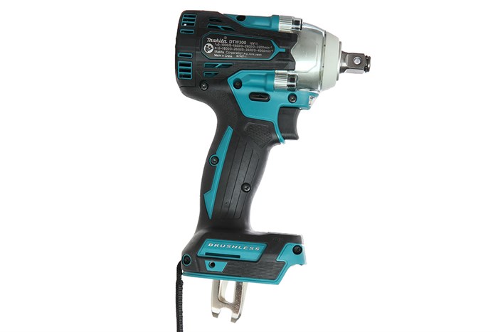 Máy siết bu lông pin Makita DTW300Z 18V (không kèm pin, sạc)