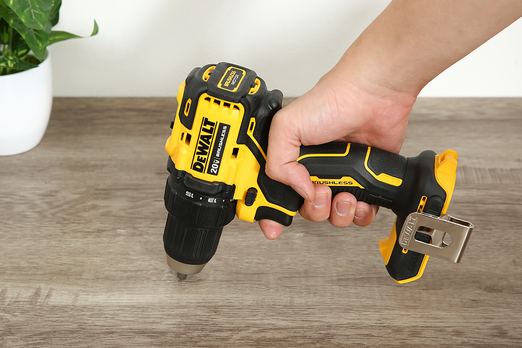 Máy khoan vặn vít pin Dewalt DCD708N-KR 20V (không kèm pin, sạc) Màu Đen - Vàng