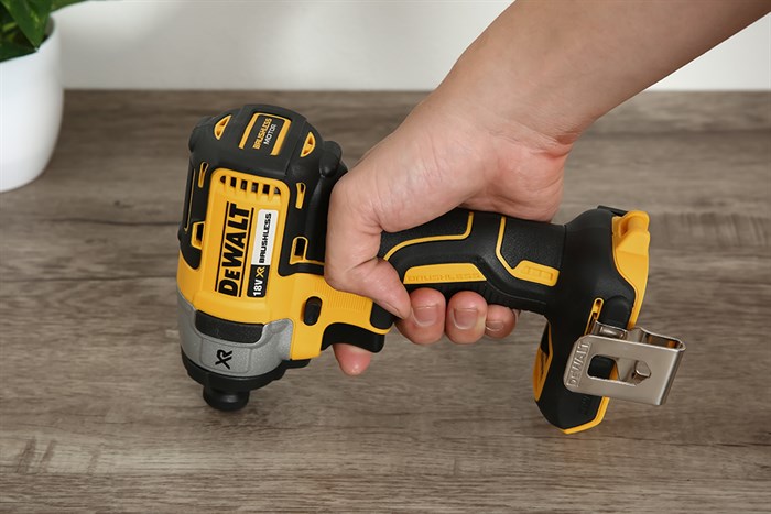 Máy vặn vít pin Dewalt DCF887N-KR 20V (không kèm pin, sạc)