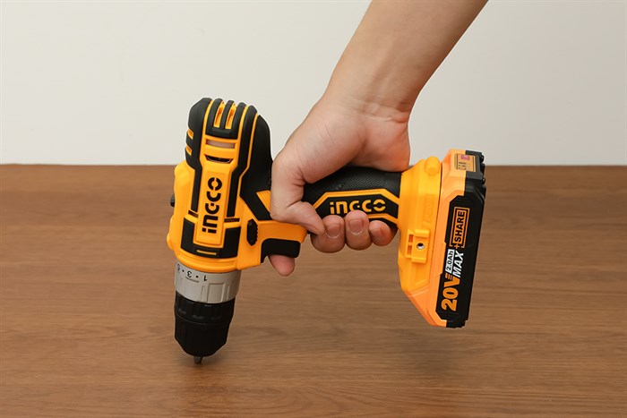 Máy khoan vặn vít pin Ingco CDLI20024 20V Màu Đen - Vàng