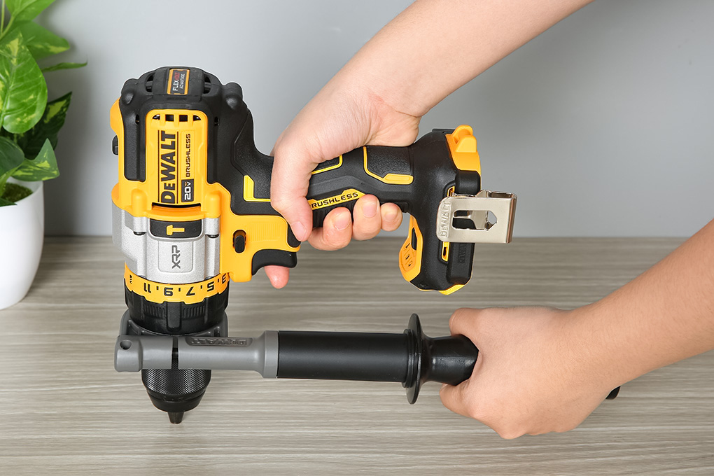 Máy khoan vặn vít động lực pin Dewalt DCD999N-B1 20V (không kèm pin, sạc) Màu Đen - Vàng