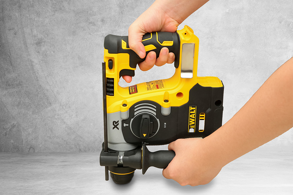 Máy khoan bê tông pin Dewalt DCH273B 20V (không kèm pin, sạc) Màu Đen - Vàng