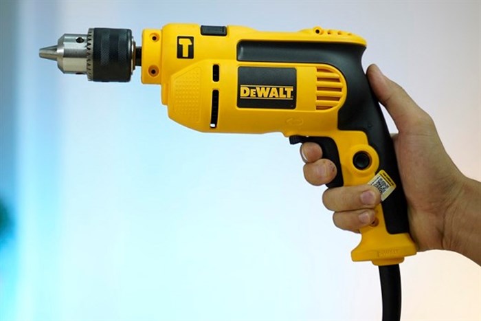 Máy khoan động lực điện Dewalt DWD024K-B1 650W