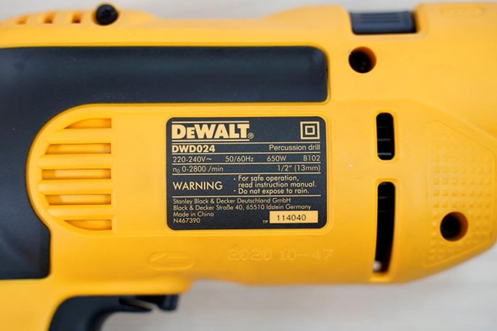 Máy khoan động lực điện Dewalt DWD024K-B1 650W Màu Đen - Vàng