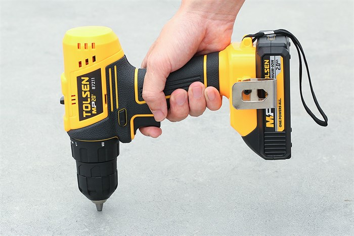 Bộ 2 máy khoan pin và máy vặn bu lông pin Tolsen 87240 20V Màu Đen - Vàng