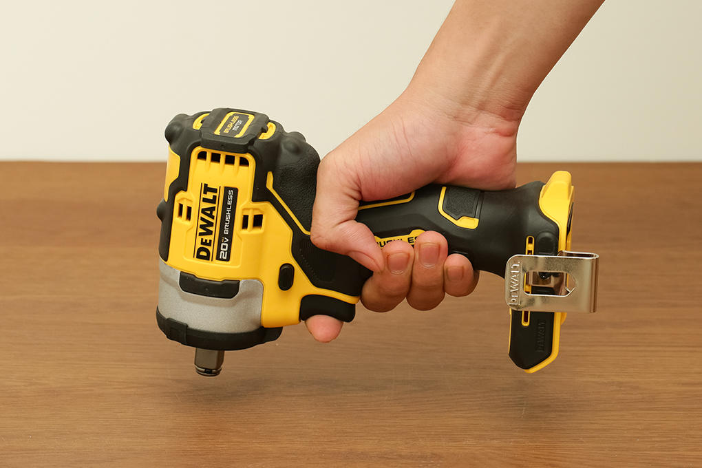 Máy siết bu lông pin Dewalt DCF911N-B1 20V (không kèm pin, sạc) Màu Đen - Vàng