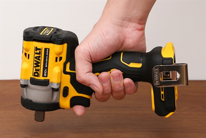 Máy siết bu lông pin Dewalt DCF922N-B1 20V (không kèm pin, sạc)
