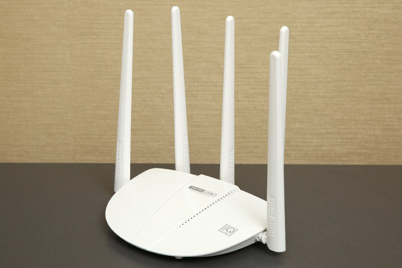 Router Wifi Chuẩn AC1200 Totolink A810R Trắng