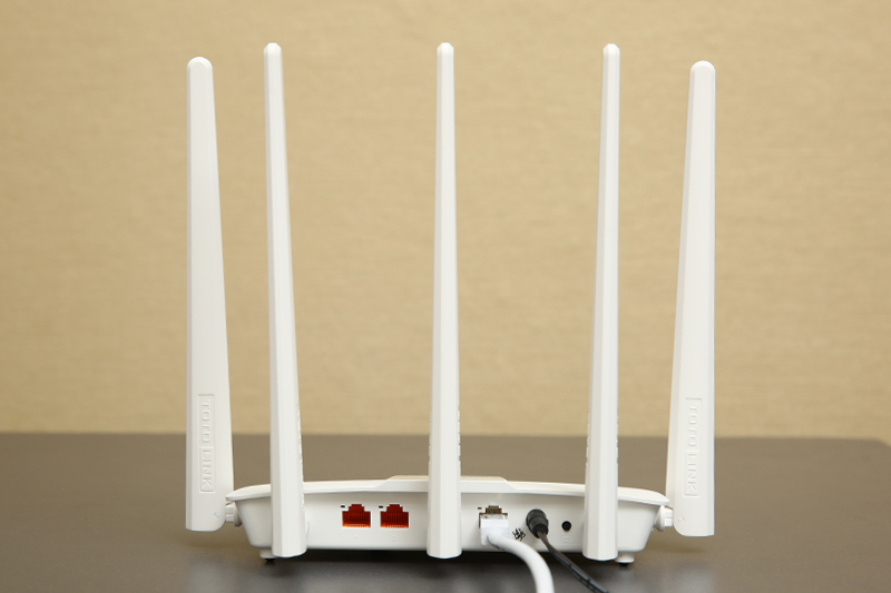 Router Wifi Chuẩn AC1200 Totolink A810R Trắng