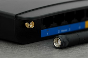 Router Wifi Chuẩn N Linksys E1700 - 8