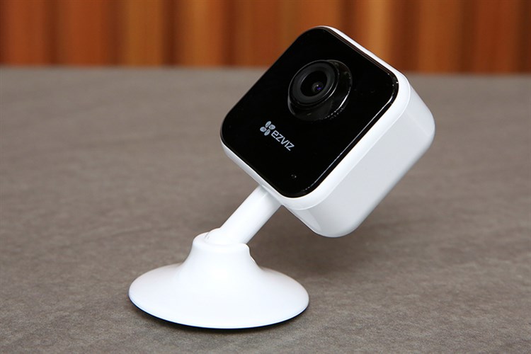 Camera IP 2MP Ezviz CS-C1HC (D0-1D2WFR) Màu Trắng