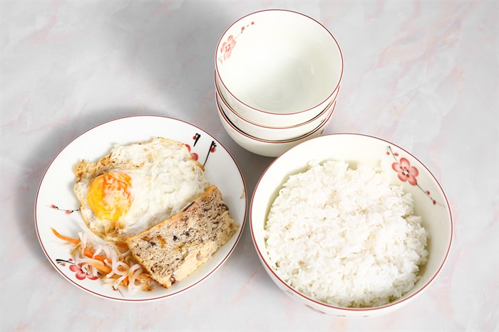 Bộ tô chén dĩa 13 cái UNC UDS132 hoa đào Màu Trắng