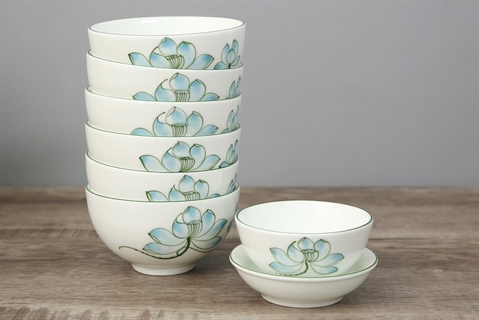 Bộ 12 món tô chén dĩa sứ Bát Tràng UNC DS610 sen xanh Màu Trắng
