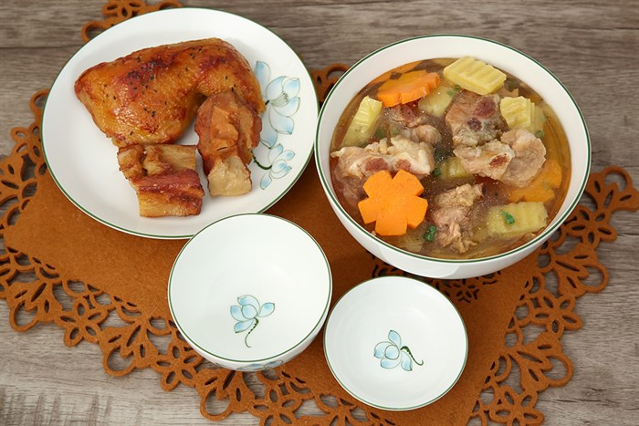 Bộ 12 món tô chén dĩa sứ Bát Tràng UNC DS610 sen xanh Màu Trắng