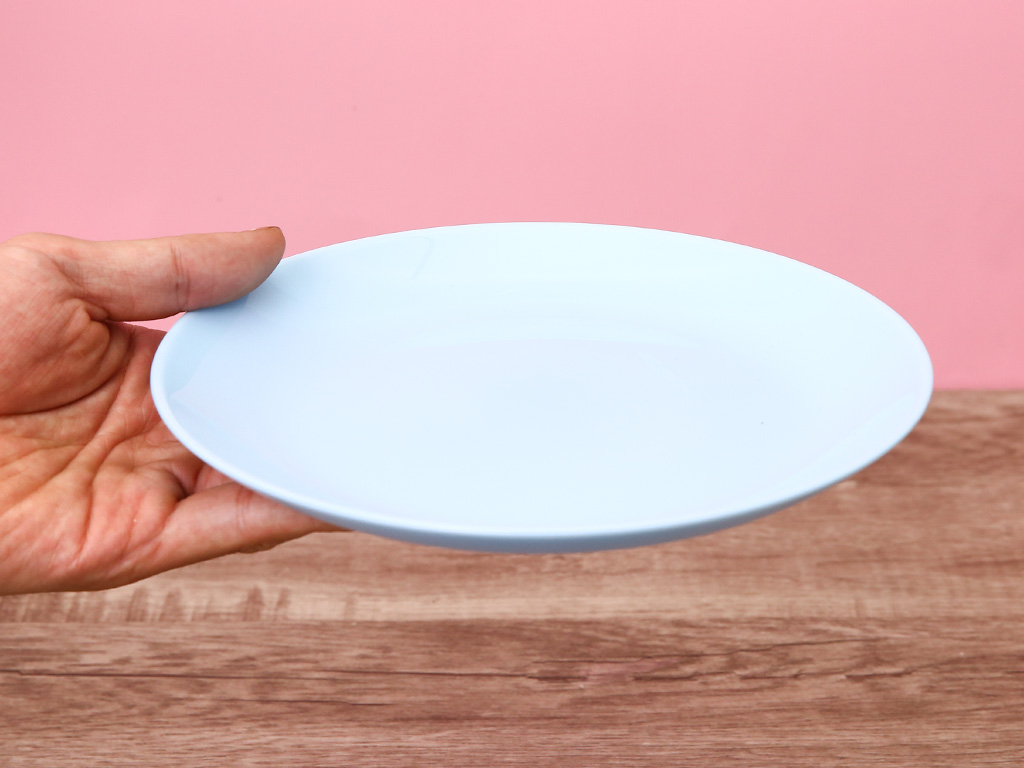 Đĩa thuỷ tinh Luminarc: Với thiết kế độc đáo và sang trọng, đĩa thuỷ tinh Luminarc sẽ góp phần tạo điểm nhấn hoàn hảo cho bữa tiệc của bạn. Với chất liệu bền chắc và dễ dàng vệ sinh, món ăn trên đĩa sẽ trở nên đẹp mắt và hấp dẫn hơn.