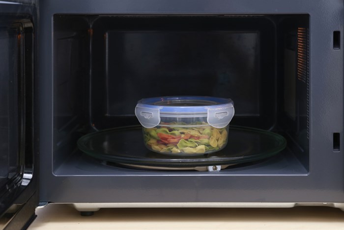 Hộp đựng thực phẩm nhựa 650 ml JCJ HN008 Màu Trắng