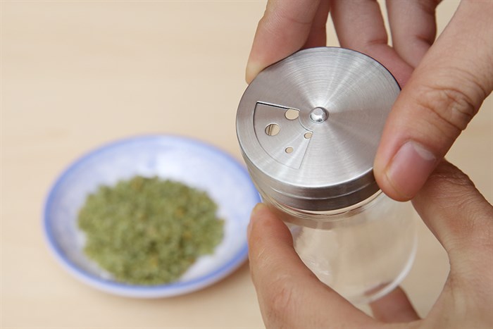 Hũ đựng gia vị thủy tinh 100 ml BHX SE-54011 Màu Bạc Inox