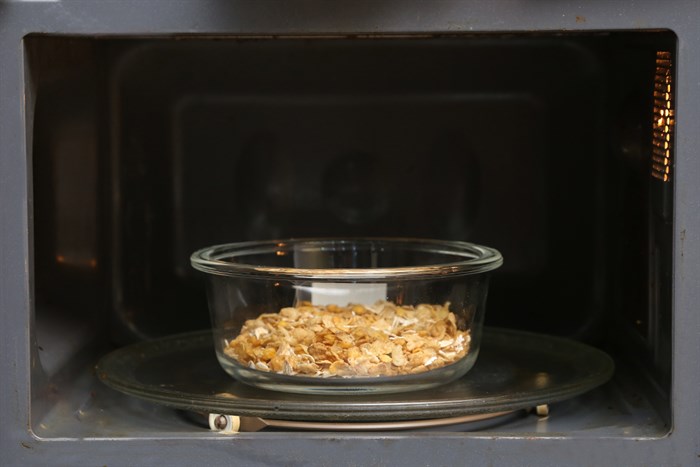 Hộp đựng thực phẩm thủy tinh 620 ml BHX LHB-HR-620 Màu Trắng