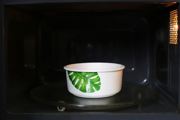 Hộp đựng cơm sứ có nắp 400 ml Donghwa BH007 Màu Xanh lá