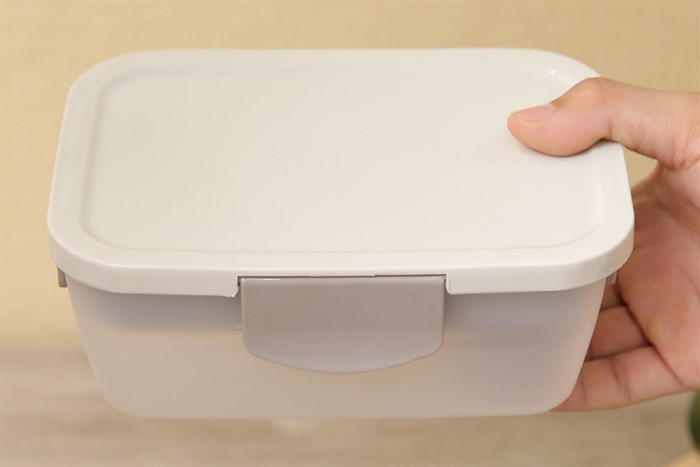 Hộp đựng cơm 2 tầng nhựa 930 ml BHX JCJ-1372 Màu Trắng