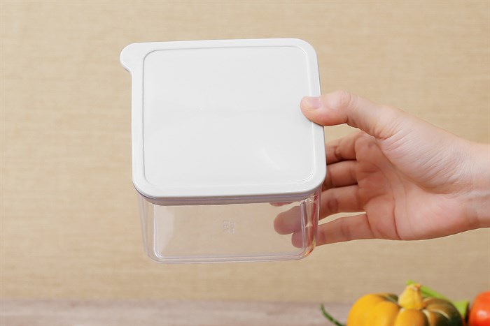 Hộp đựng thực phẩm nhựa 860 ml BHX JL-8133 Màu Trắng