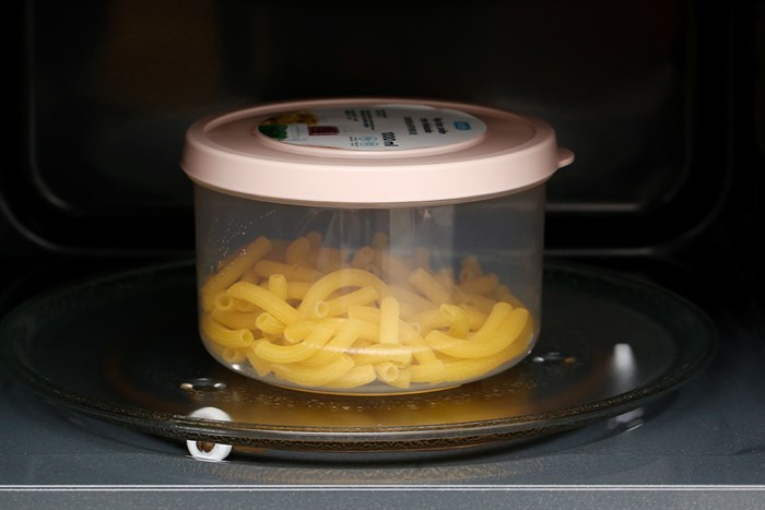 Hộp đựng thực phẩm nhựa 1000 ml Hokkaido Inochi HIN.HOTR.1000ZZ1 Màu Hồng