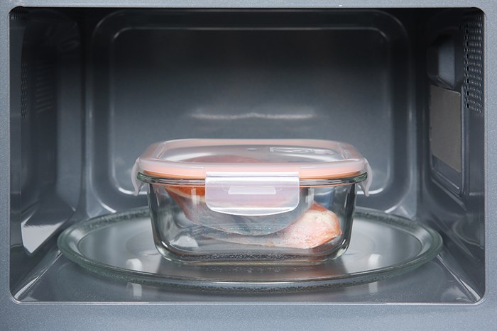 Hộp đựng thực phẩm thủy tinh 800 ml Hommy PF800SQ Màu Cam