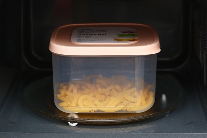 Hộp đựng thực phẩm nhựa 2500 ml Hokkaido Inochi HIN.HOVU.2500ZZ1 Màu Cam