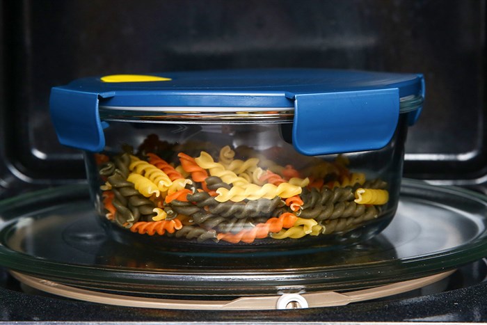 Hộp đựng thực phẩm thủy tinh 950 ml Hommy GB13G17172AW Màu Xanh Dương