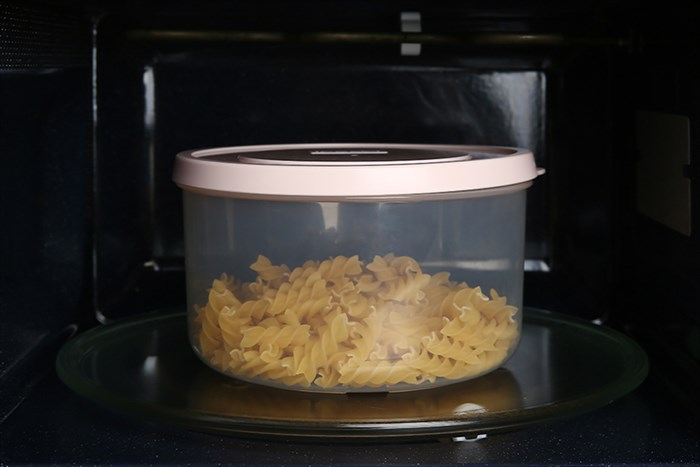 Bộ 4 hộp đựng thực phẩm nhựa 500-1000-1500-2000 ml Inochi Hokkaido Màu Hồng