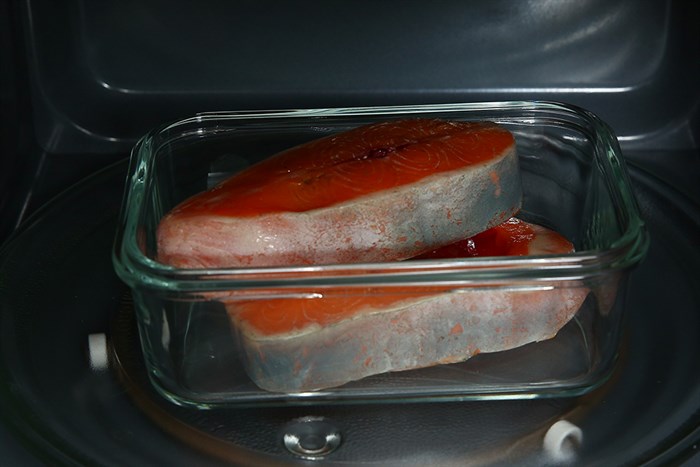 Bộ 2 hộp đựng thực phẩm thủy tinh Glasslock Lunch67-71 Màu Trắng